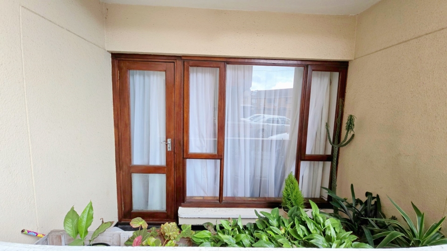 2 Bedroom Property for Sale in Southfield Western Cape